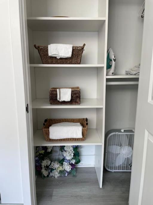 Cozy, High Rise, Large Studio Facing Downtown . Appartement Baltimore Buitenkant foto