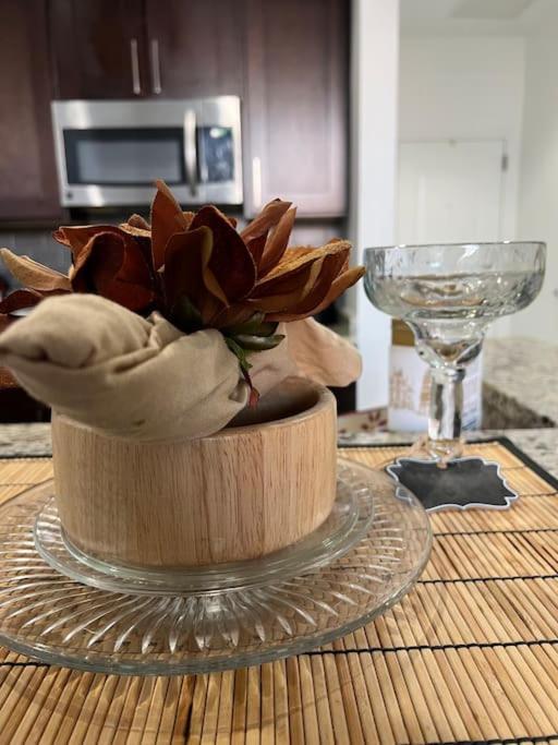 Cozy, High Rise, Large Studio Facing Downtown . Appartement Baltimore Buitenkant foto